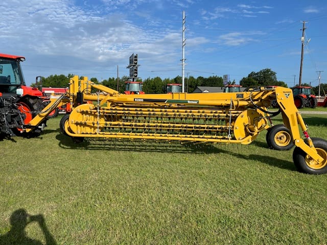 Used Vermeer R2800 Twin Rake