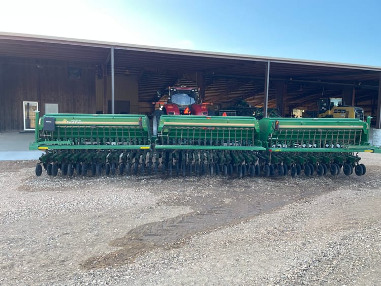USED GREAT PLAINS 3S3000HD Grain Drill